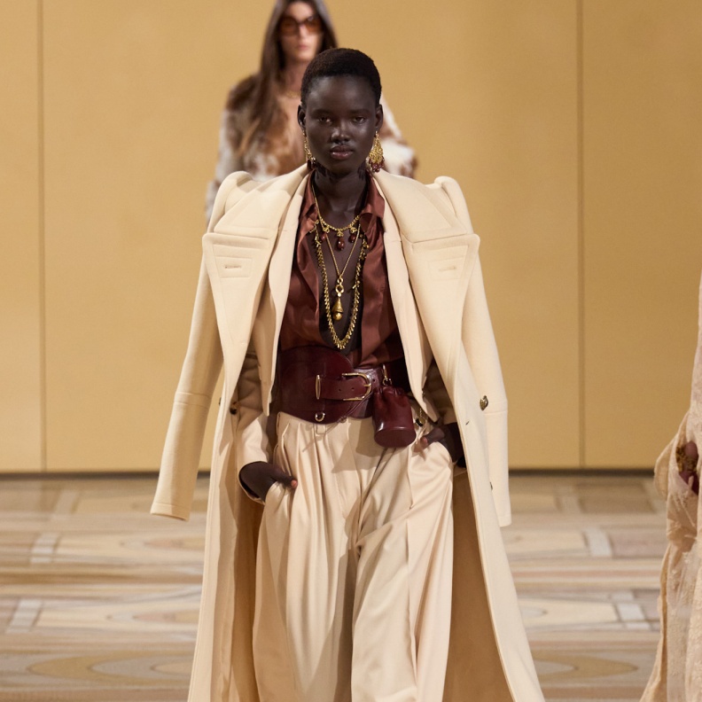 صيحة الـLayering لشتاء 2026 بأسلوب Zimmermann