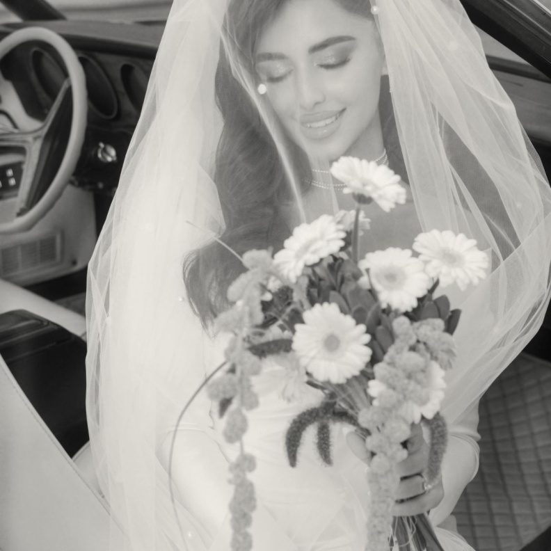 أجمل تسريحات شعر تبرز ملامح وجه العروس مع خبيرة التصفيف ليلي زيدان