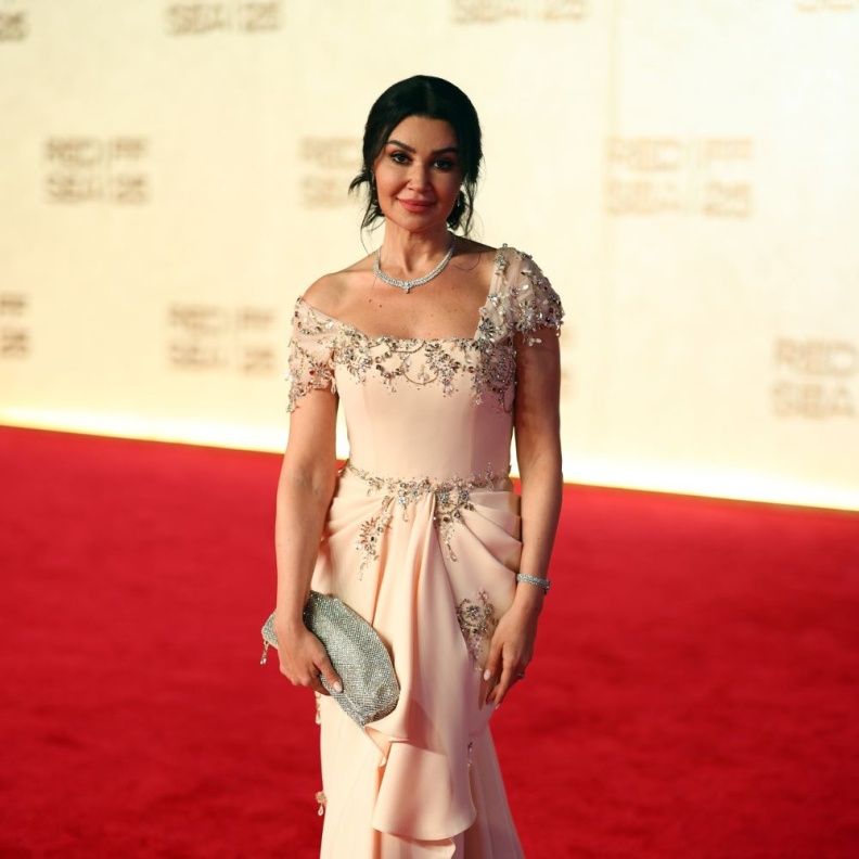 أروى جودة بتوقيع دار عدنان أكبر