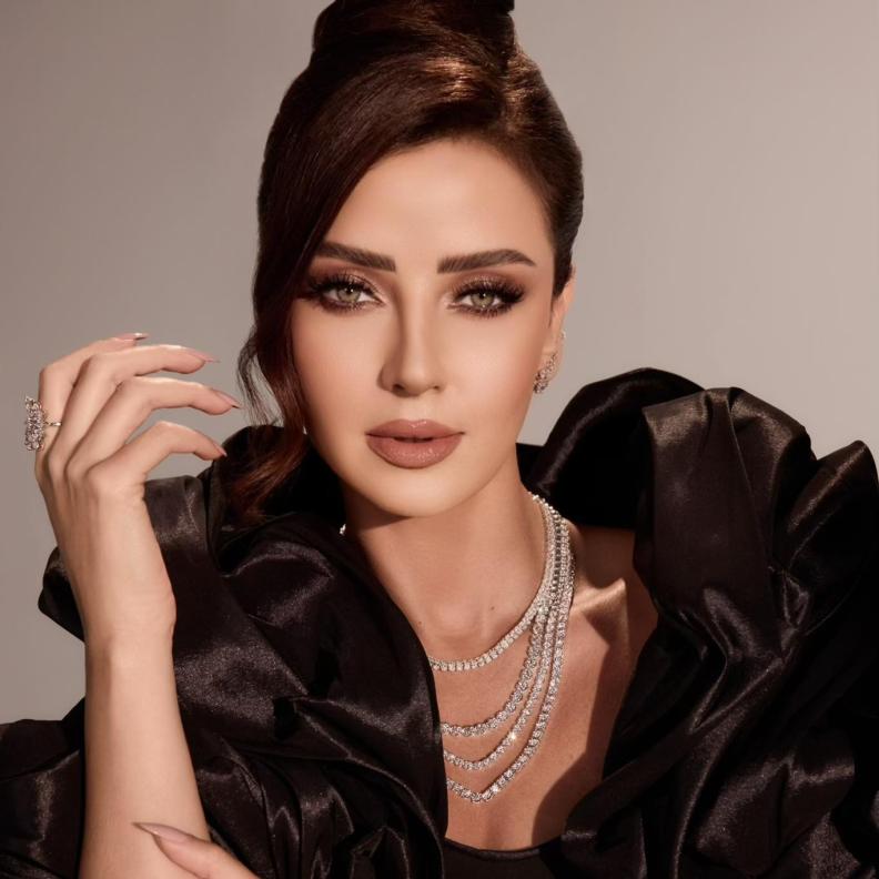 إطلالات مجوهرات رضوى الشربيني