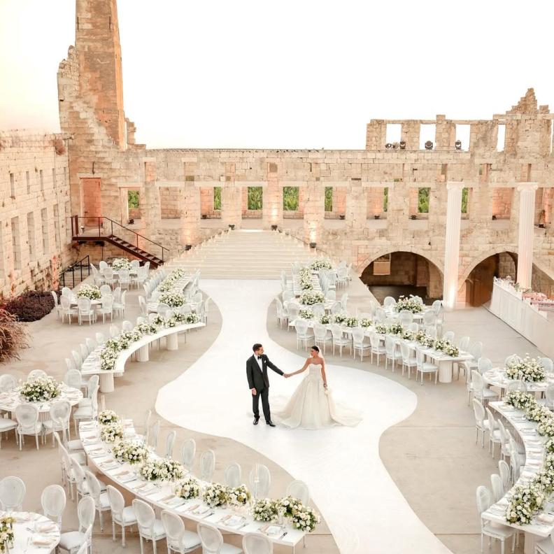 اختاري اللون الأبيض في زفاف 2026