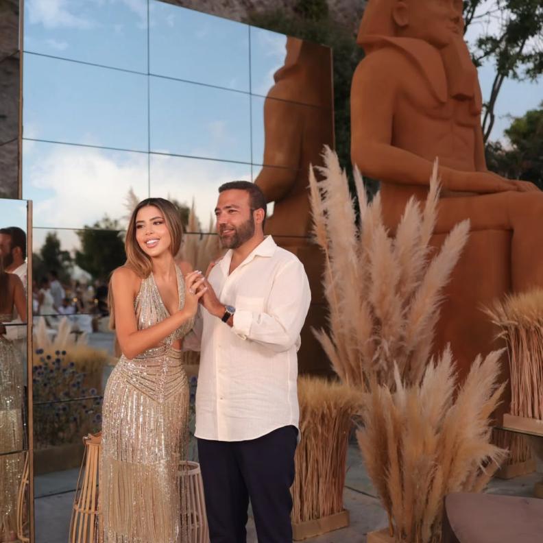 استحضار زينة الأهرامات في حفلات خطوبة 2025