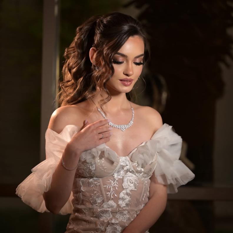 اطلالة عروس من خبيرة المكياج إيمان بركات