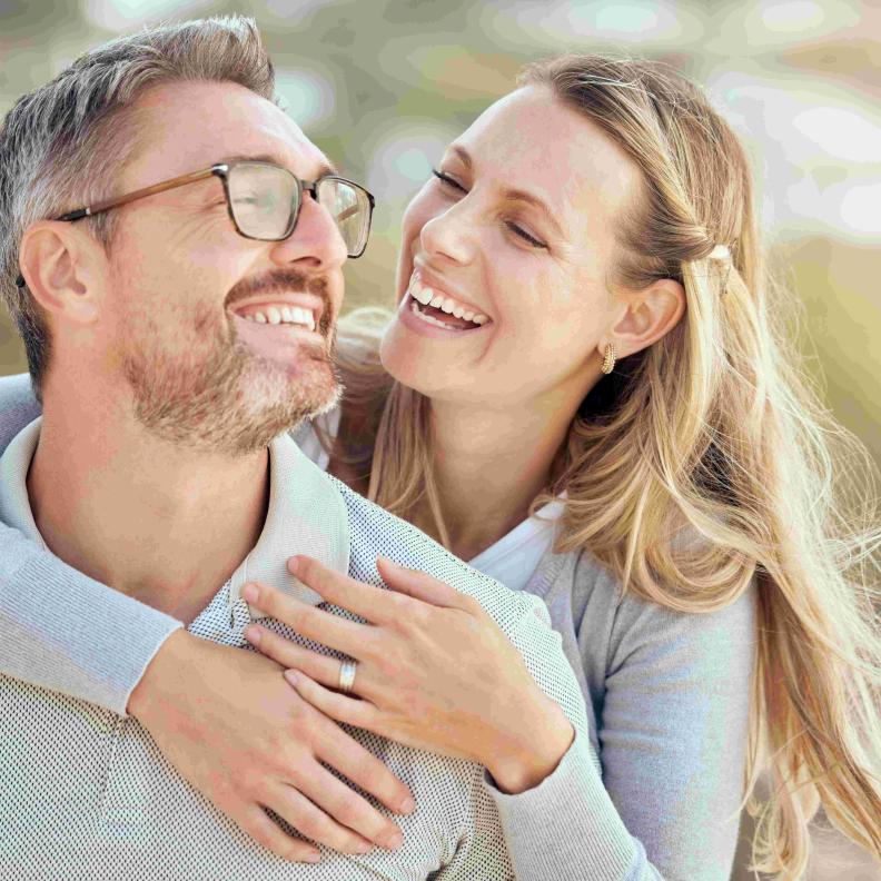 الاستقرار العاطفي بين الزوجين يجعل العلاقة الزوجية تنتعش.