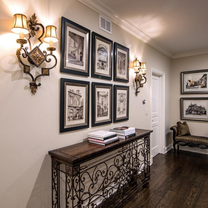 العناصر الزخرفية الجدارية بشكل مبالغ فيه، قد يخلق شعورًا بالفوضى البصرية