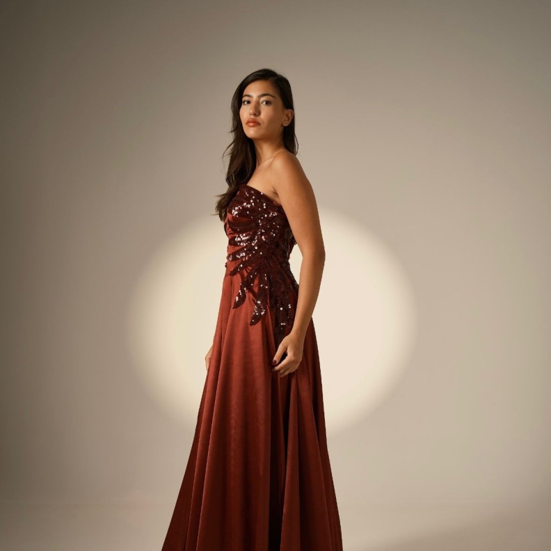 المصممة الواعدة ذكرى الزير رؤية حالمة تعكس الثقافة السعودية بطريقة عصرية فاخرة