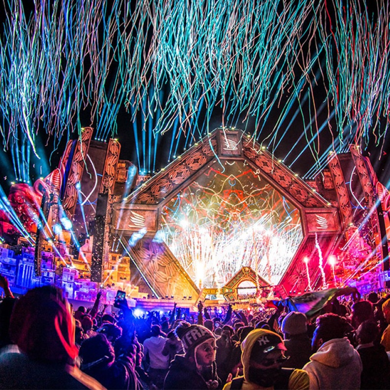 تشكيلة موسيقية تشمل الأنماط الموسيقية المتنوعة