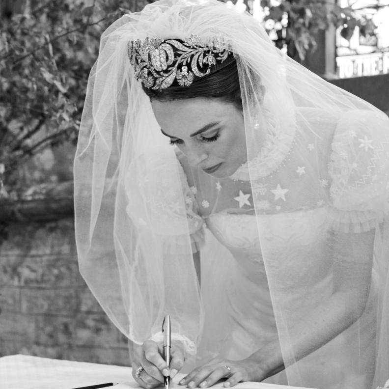 تصميم تاج  الليدي فيوليت