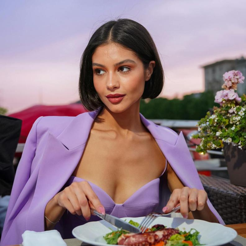 استراتيجيات غذائية متوافقة مع مراحل هرموناتكِ خلال دورتكِ الشهرية.. اعتمدّيها