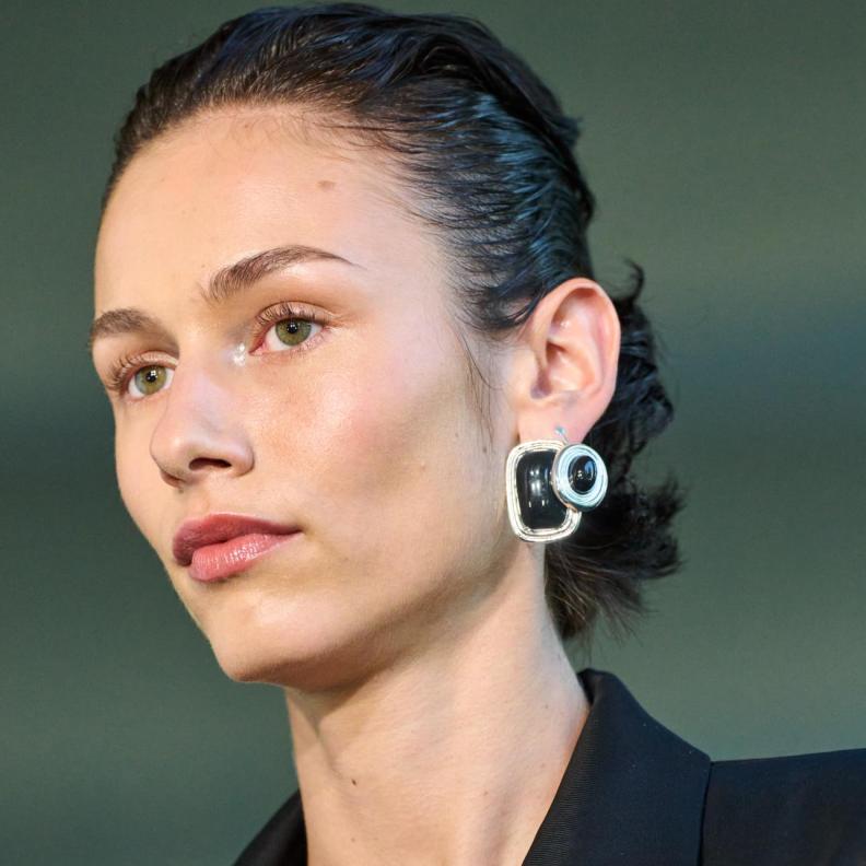 للمرأة العاملةانطلاقتكِ الجمالية في 2026 حيث تلتقي الأناقة بالإنجاز باتباع هذه النصائح