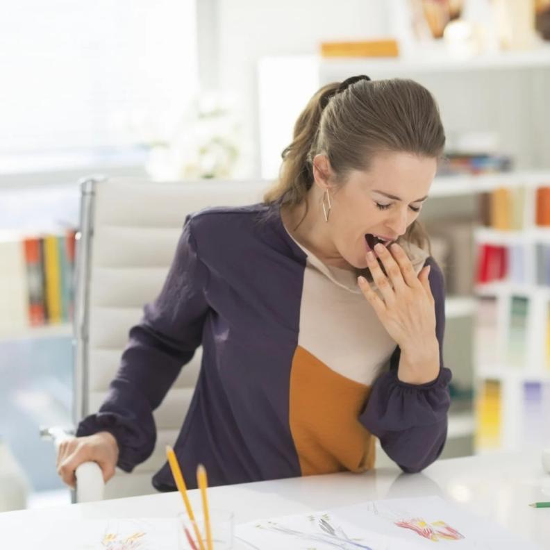 بين الحقيقة والوهم: متلازمة التعب المزمن.. العدو الخفي لنجاح المرأة العصرية