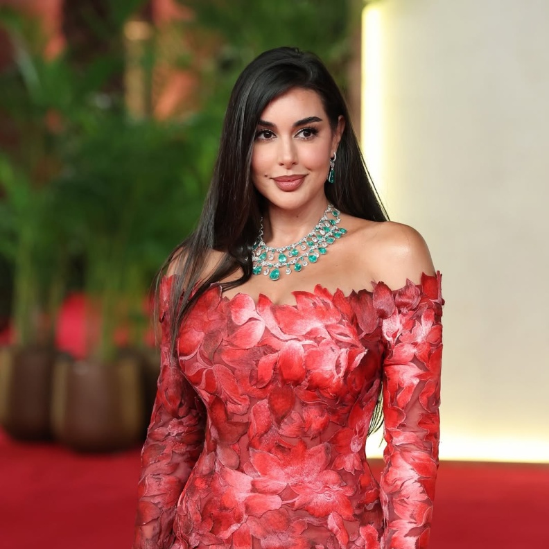 إطلالات الجمال للنجمات العرب في حفل افتتاح مهرجان البحر الأحمر السينمائي 2025