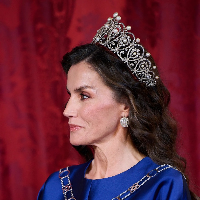 تعرفي على سلاح الملكة ليتيزيا السري لبشرة نضرة