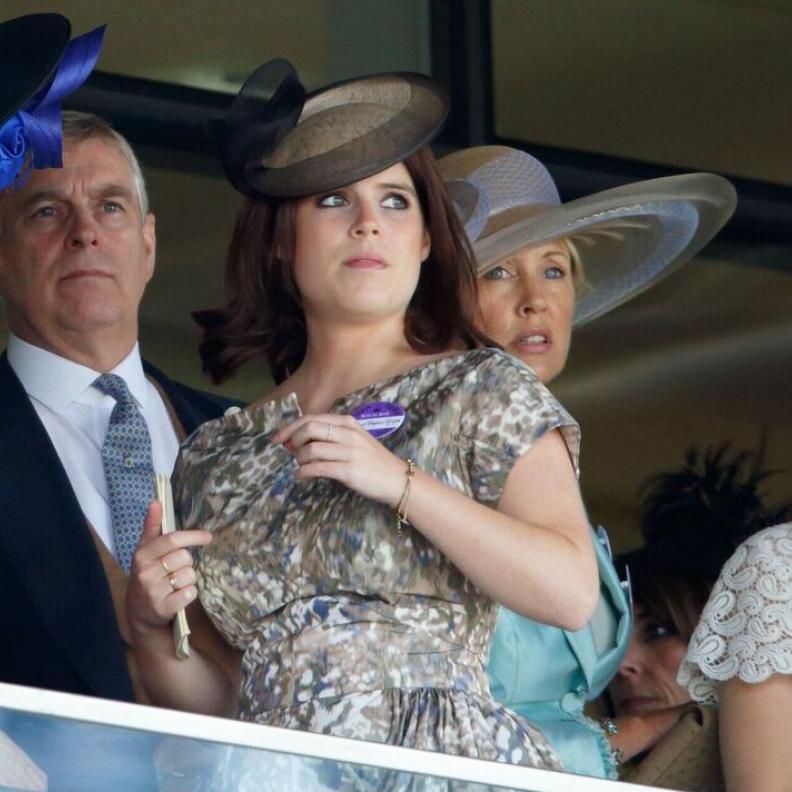 صور محرجة تنغص احتفالات أعياد الميلاد الملكية في ساندرينغهام