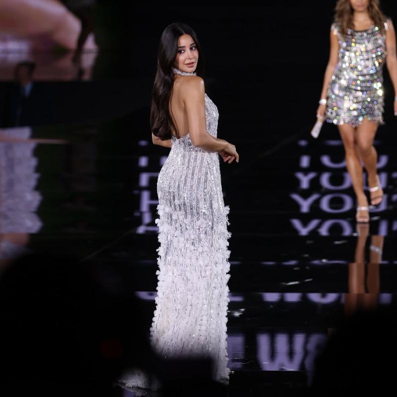 حصاد أسيل عمران بأجمل فساتين السهرة للعام 2025