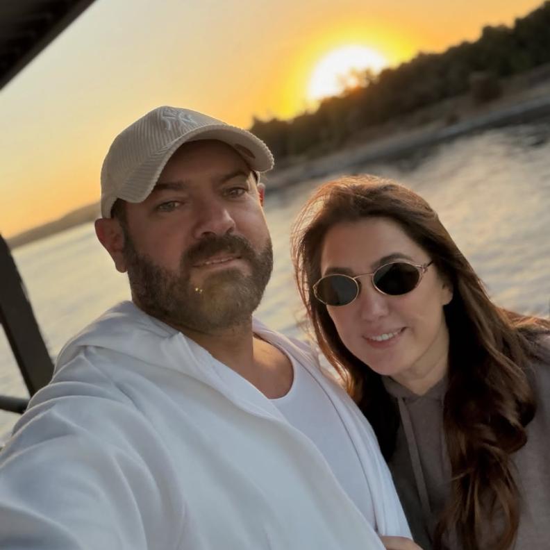 عمرو يوسف وكندة علوش في أسوان