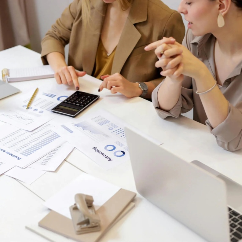 أهدافكِ المالية من أمنيات إلى إنجازات في العام الجديد