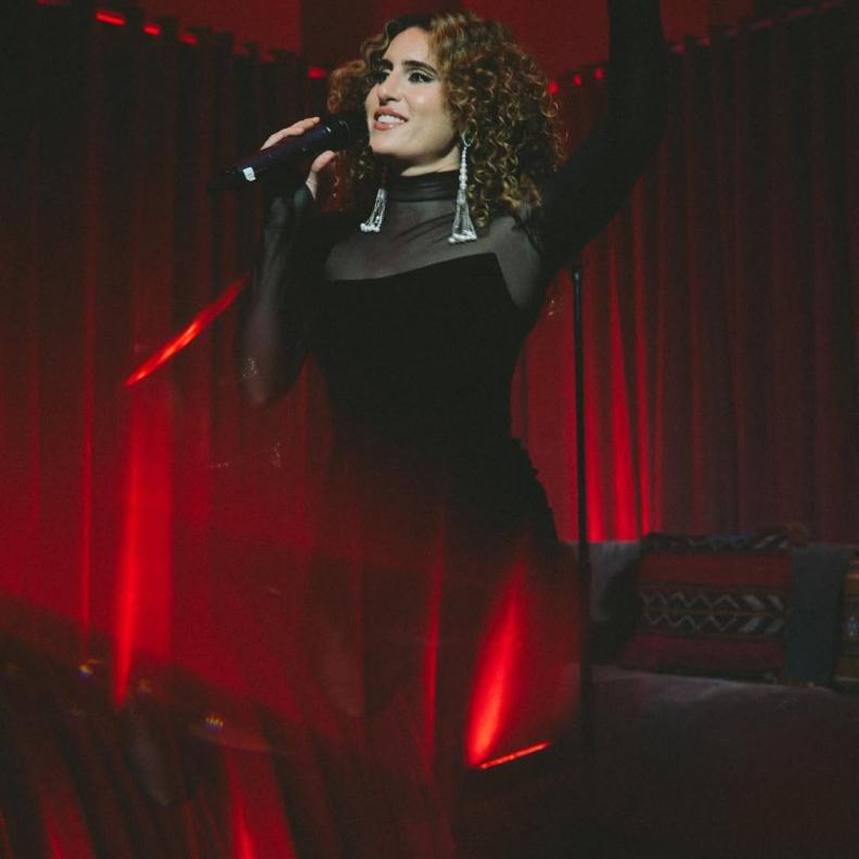 خاص لـ "هي": الفنانة السعودية تام تام… صوت يعبر الحدود بالموسيقى  