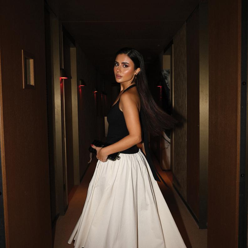 "هي" تسأل وتفتح النقاش مع مؤثرات ومبدعات وملهمات: ما الذي تعنيه الفخامة للنساء اليوم؟ 