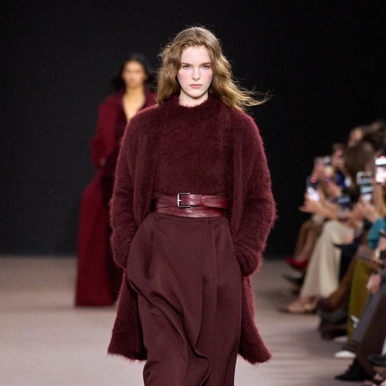 إطلالة مونوكروم من Max Mara