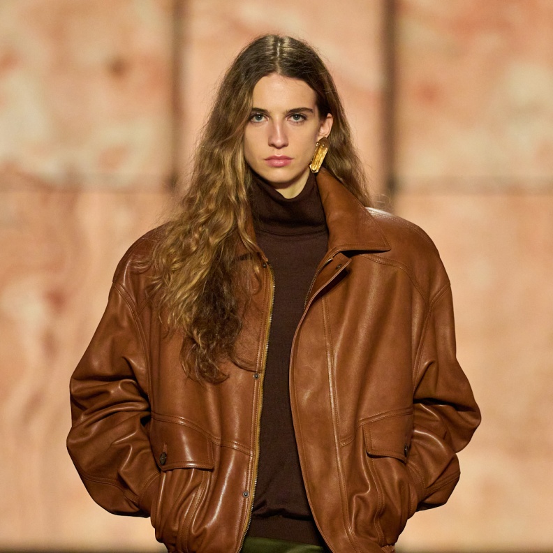 سترات الجلد من سان لوران