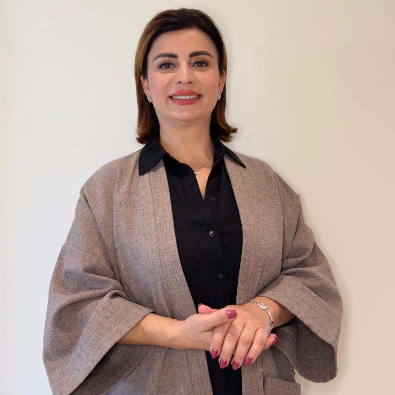 "مارغو رستميان" Margo Rustamyan، المعالجة المعتمدة في التنويم الإيحائي وخبيرة إعادة برمجة العقل الباطن