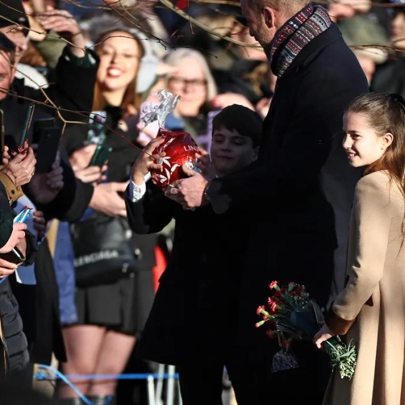 الأمير لويس يشعل ساندرينغهام بمشاكسة جديدة ويحرج الأمير ويليام في عيد الميلاد