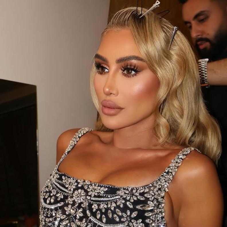 مكياج وتسريحات شعر مايا دياب في حصاد عام 2025