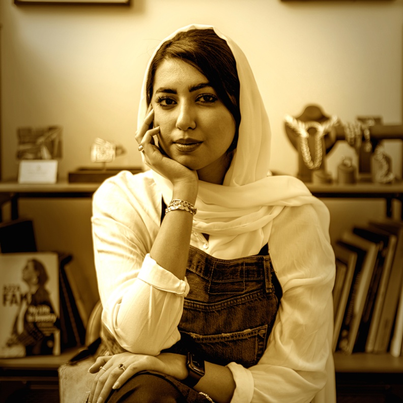 الفخامة كما تصوغها الأيدي... صاغة مجوهرات سعوديون ينسجون بالفكر واليد ملامح فخامة جديدة