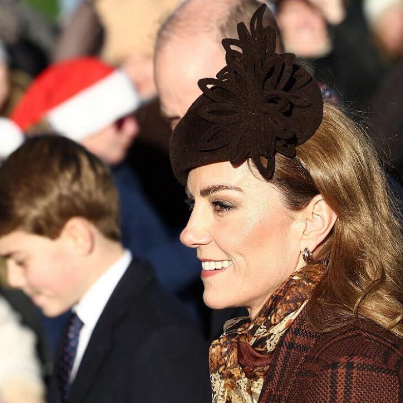 أناقة الأميرات في ساندرينغهام: كيت وشارلوت وأميرات يورك يخطفن الأنظار