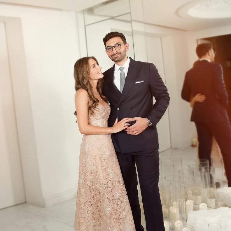 ابنة الاعلامية منى ابو حمزة خلال حفل خطوبتها