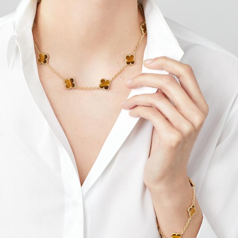 اجذبي طاقة المال مع مجوهرات الأحجار الكريمة المناسبة