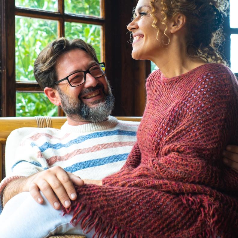 لا يزال يحبكِ رغم مرور السنوات 