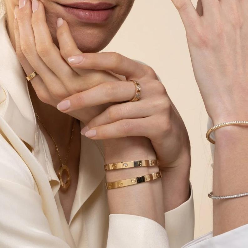 الفرق بين الذهب الأصفر والأبيض والوردي أيهم يناسبك أكثر؟