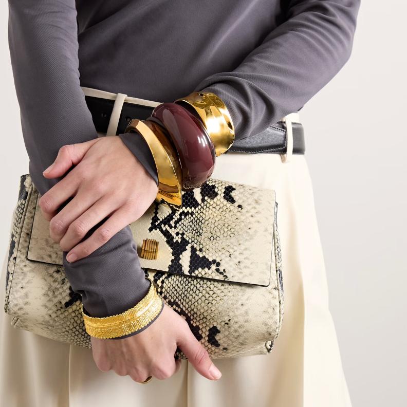 المجوهرات الضخمة جرأة وأناقة في آن واحد