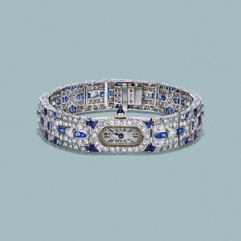 تحتفي Tiffany & Co  بعلاقتها الطويلة مع عالم الساعات الممتدة لعقود