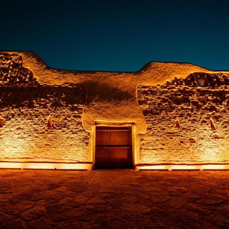 قصر الأمير مشاري بن سعود بن محمد بن مقرن يجسد قيمة "العزوة" لزوار برنامج هل القصور في الدرعية