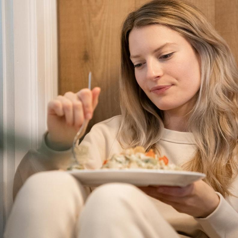 الدراسات الحديثة تؤكد ترندات التغذية الشائعة تؤذي أجسادنا باسم الصحة.. إليكِ التفاصيل