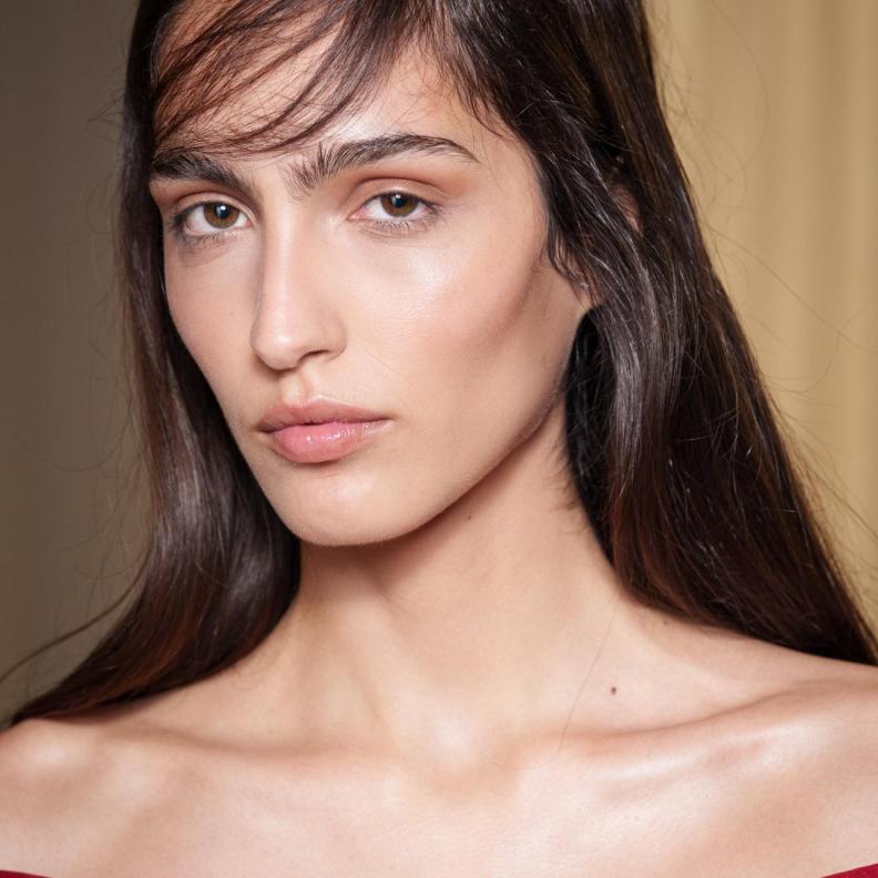 قصّة سرّ منسي للعناية بالبشرة والشعر.. إليكِ فوائده وأفضل وصفاته الطبيعية