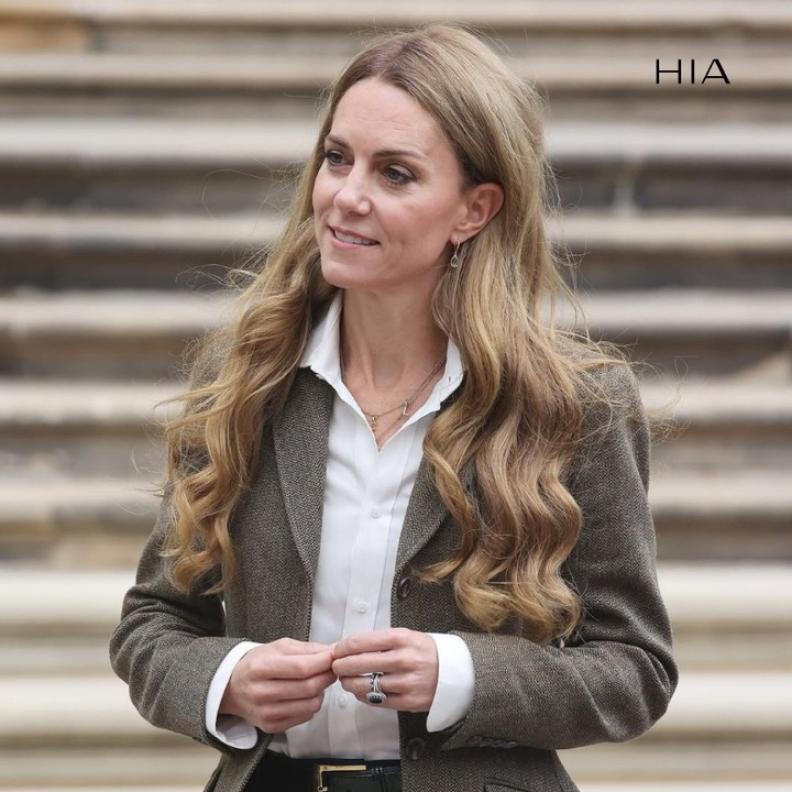 كيت ميدلتون بالشعر الاشقر