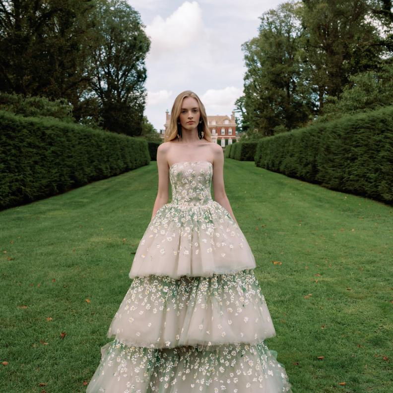 من عروض فساتين زفاف ساريه نوري لخريف 2026