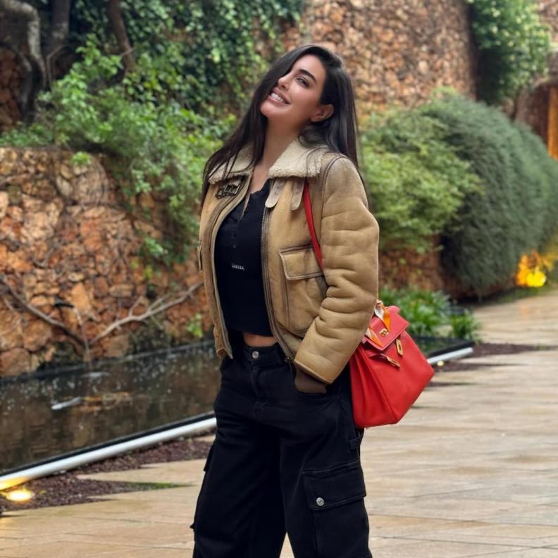 ياسمين صبري تعيش فترة استجمام بإسبانيا