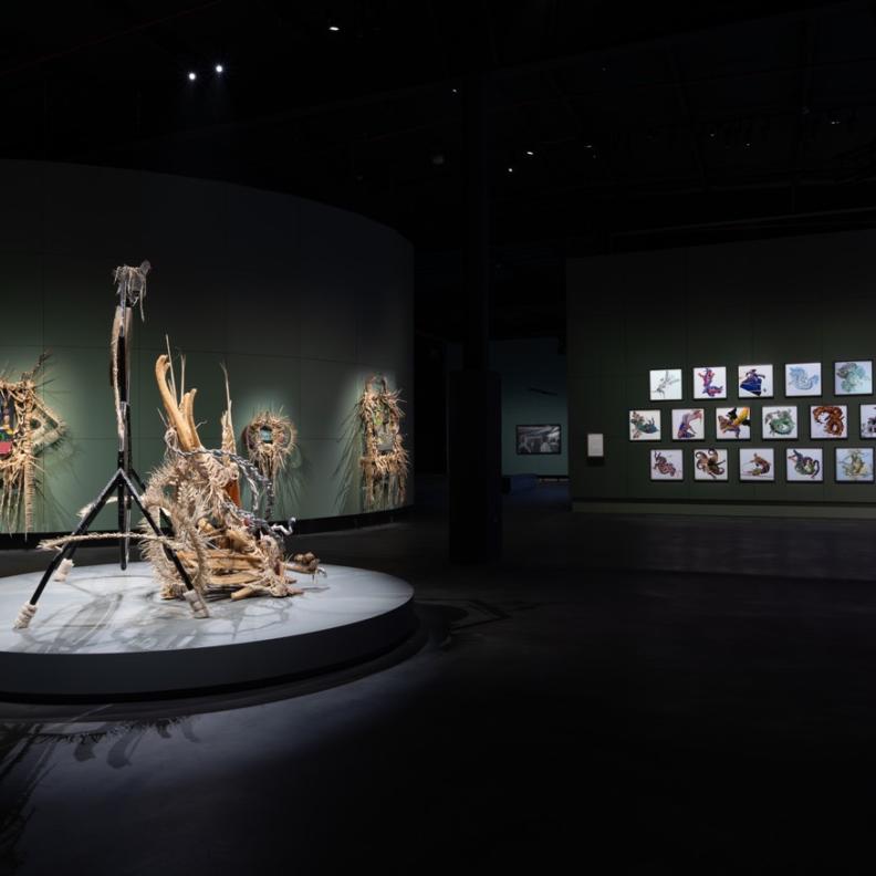 افتتاح بينالي الدرعية للفن المعاصر 2026 في حي جاكس تحت عنوان "في الحِلّ والترحال"