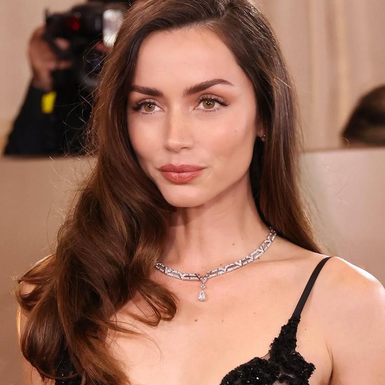 النجمة آن دي آرماس