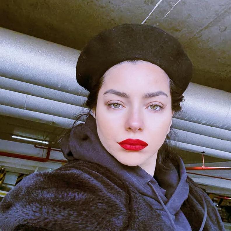 النجمة التركية Merve Boluğur