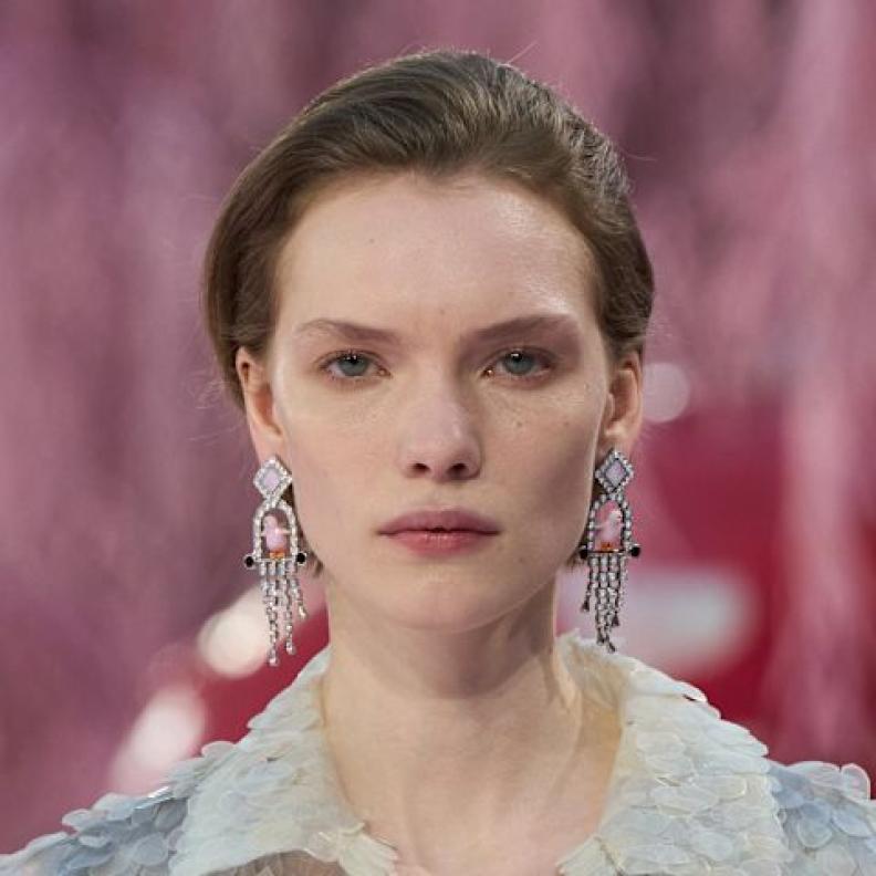 أفضل مستحضرات لمحاربة الشيخوخة: اختيارات مجرّبة لبشرة أكثر شبابًا