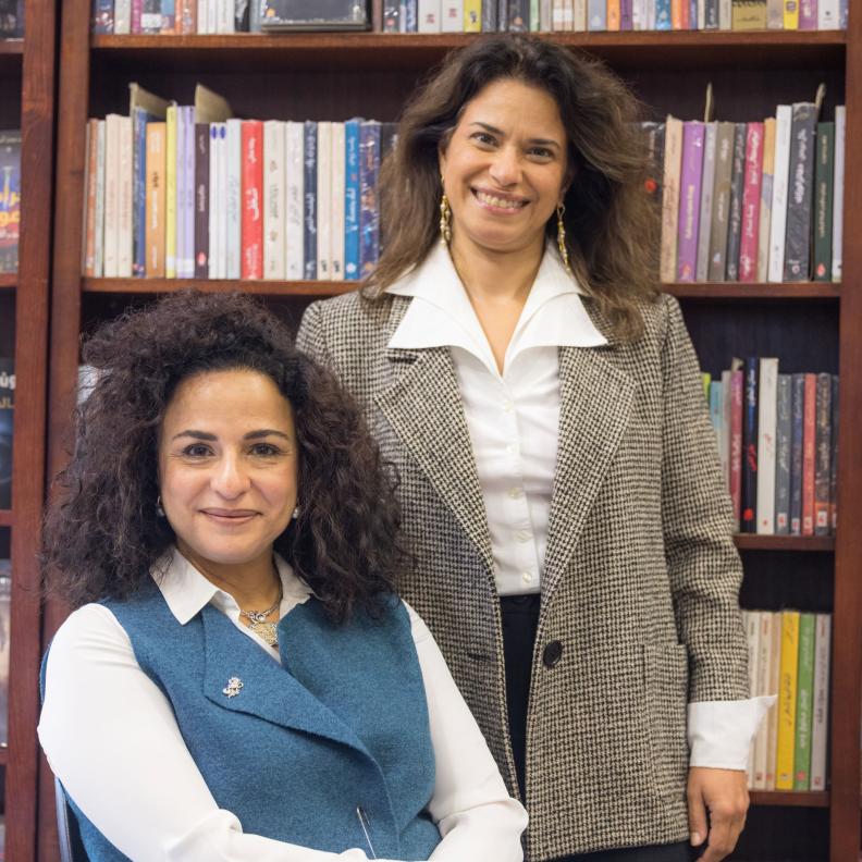 نادية وهند واصف مؤسستا مكتبة ديوان