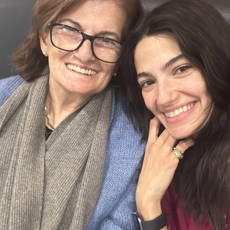 تارا عماد ووالدتها الراحلة