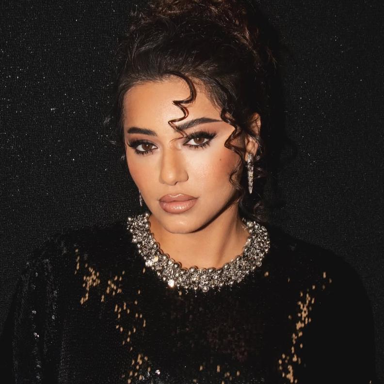 مكياج وتسريحات شعر رحمة رياض في ختام برنامج "ذا فويس" 