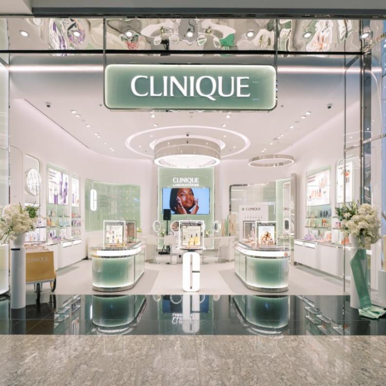 كلينيك تتوسع بحضورها في لإمارات وتفتتح متجرين مستقلين جديدين في مردف سيتي سنتر ومول الإمارات